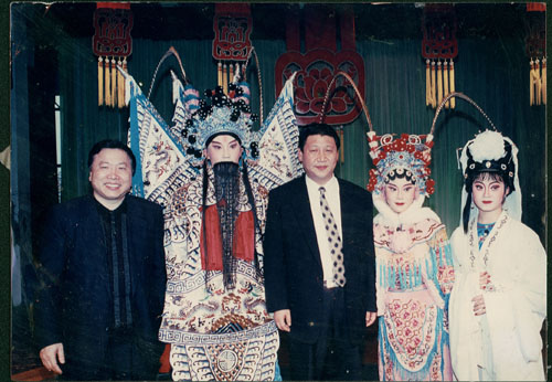習(xí)近平接見劇組演員